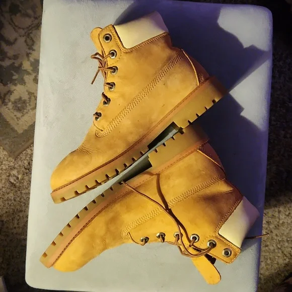 Timberlands - Picture 5 of 9